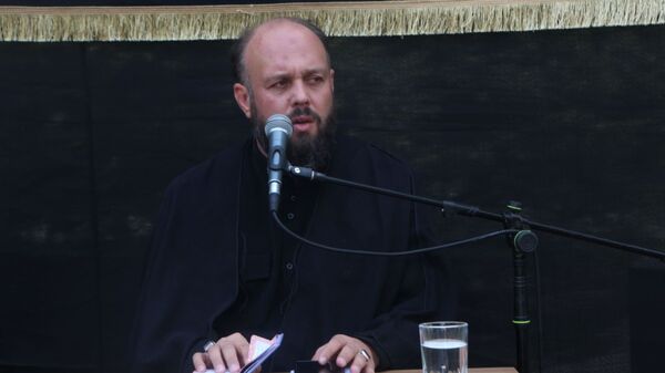 طنین دعای عرفه در پارک کوهستان یزد