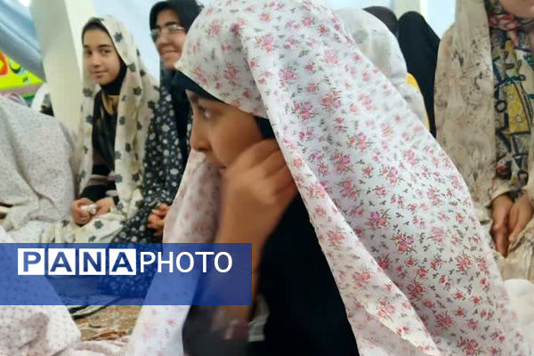 اعتکاف ۲۰۰۰نفری دانش‌آموزان شهرستان آباده در مساجد