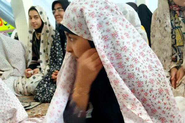 اعتکاف ۲۰۰۰نفری دانش‌آموزان شهرستان آباده در مساجد
