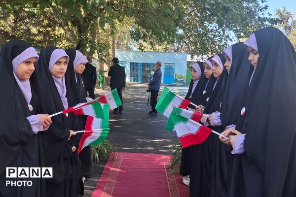 نگاهی به جشن پرشور جوانه‌ها در مدرسه بشارت