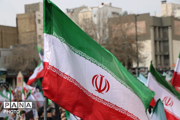 نسل جدید، پای آرمان‌های انقلاب 