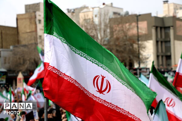 نسل جدید، پای آرمان‌های انقلاب 