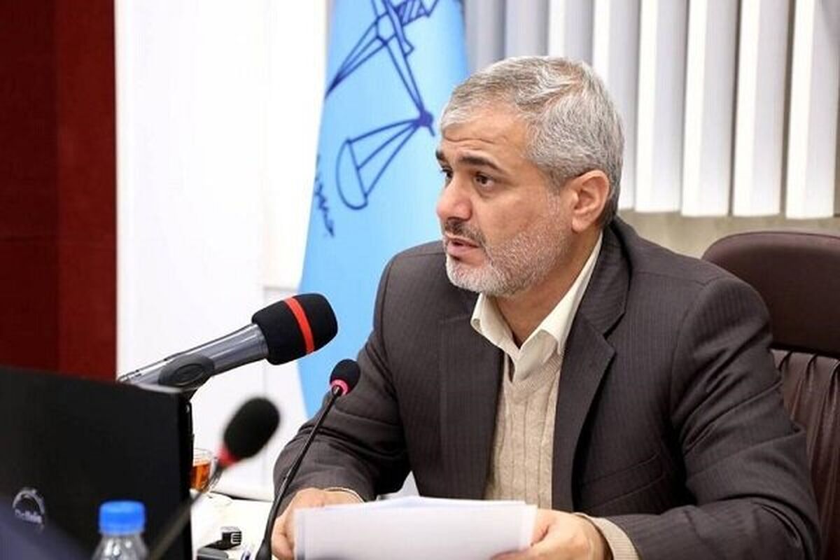 ورود افراد فاقد صلاحیت به وکالت، اعتماد عمومی را خدشه‌دار می‌کند