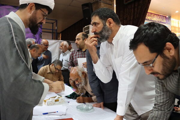 میز خدمت اداره کل آموزش و پرورش استان بوشهر در مصلی نماز جمعه بوشهر