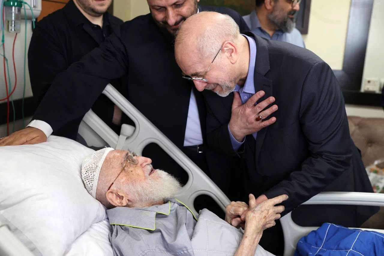 عیادت قالیباف از آیت الله نوری همدانی