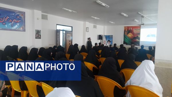 پخش سخنرانی رهبر  معظم انقلاب به صورت زنده در سازمان تبلیغات ورزنه