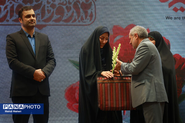 چهل و پنجمین سالگرد هفته دفاع مقدس با حضور وزیر آموزش و پرورش