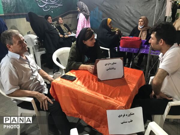 ایستگاه شادی در دروازه‌ی تهران؛ طعم شیرین میلاد در قلب راه‌آهن