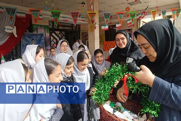 جشن انقلاب در ناحیه دو شهرری با حضور معاون پرورشی و فرهنگی شهرستانهای استان تهران 