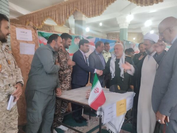 میز خدمت آموزش و پرورش باخرز در نماز جمعه