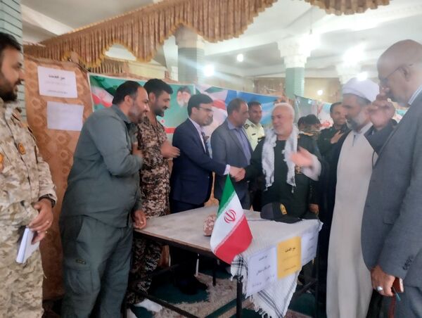 میز خدمت آموزش و پرورش باخرز در نماز جمعه