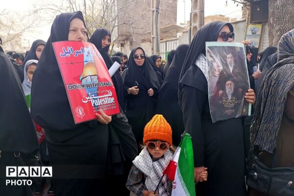 حضور دختران استهبانی به یاد دختران میناب در روز قدس