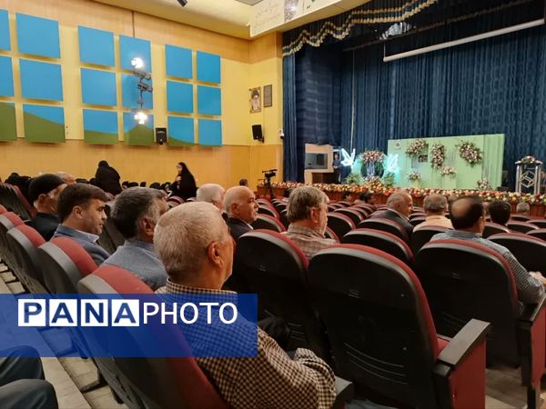 تجلیل از معلمان و معلمان پیشکسوت در بافق