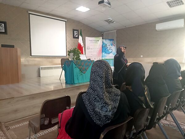نخستین جلسه آموزش خانواده در دبیرستان بی بی سلطنت قفلی