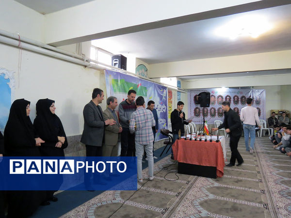 جشن انقلاب و کلنگ زنی زمین چمن دبیرستان شاهد امام حسین (ع)