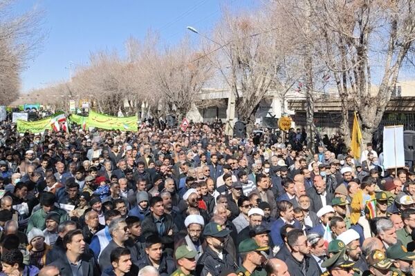 راهپیمایی ۲۲ بهمن در چهل و ششمین سالگرد پیروزی شکوهمند انقلاب اسلامی در شهرستان آباده