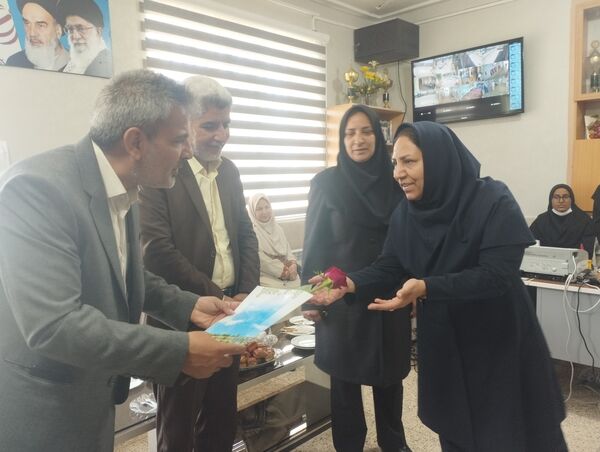  تقدیر از معلمان نمونه دبیرستان هاجر بیرجند
