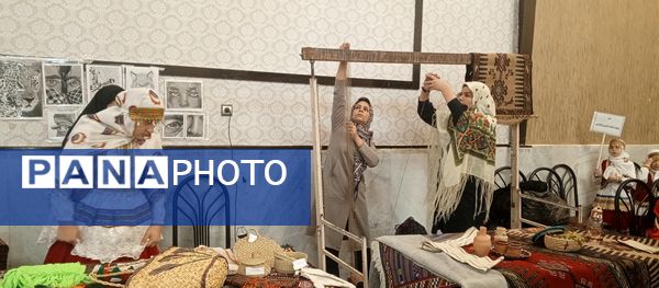 جشنواره بومی محلی و جشن دهه فجر در شهر تیتکانلو