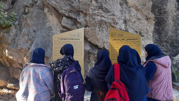 فلک‌الافلاک میزبان دانش‌آموزان‌دبیرستان‌ریحانه