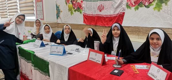 شور انتخابات شورای دانش‌آموزی در مدارس ناحیه 2 یزد