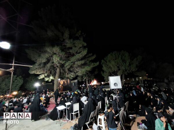 مراسم عزاداری در شب عاشورای حسینی
