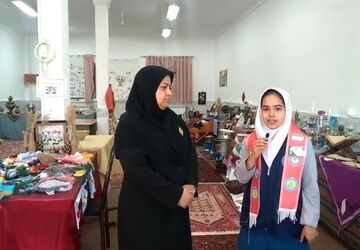 برپایی نمایشگاه علم و فرهنگ و هنر مدرسه نمونه دولتی محمودیه  در شهرستان فریمان