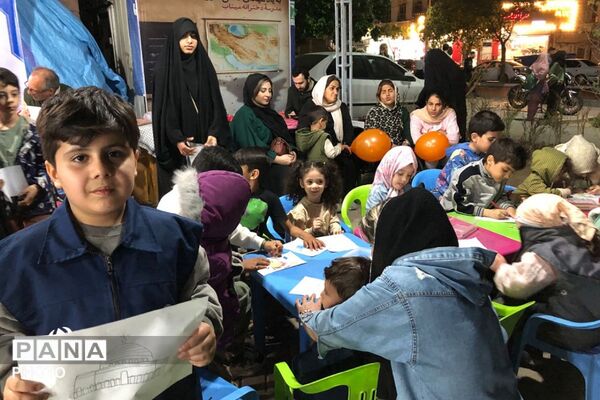  استقبال مردمی از غرفه کارشناسی مشاوره آموزش و پرورش ناحیه دو شهرری در میدان نماز 