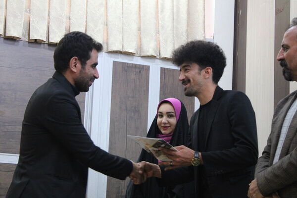 تجلیل از دانش‌آموزان برگزیده در چهل ودومین جشنواره فرهنگی هنری امید فردا شهرستان بن