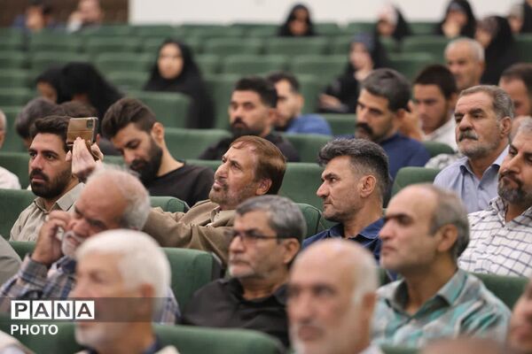 آیین تجلیل از خادمان موکب‌های اربعین حسینی در همدان 