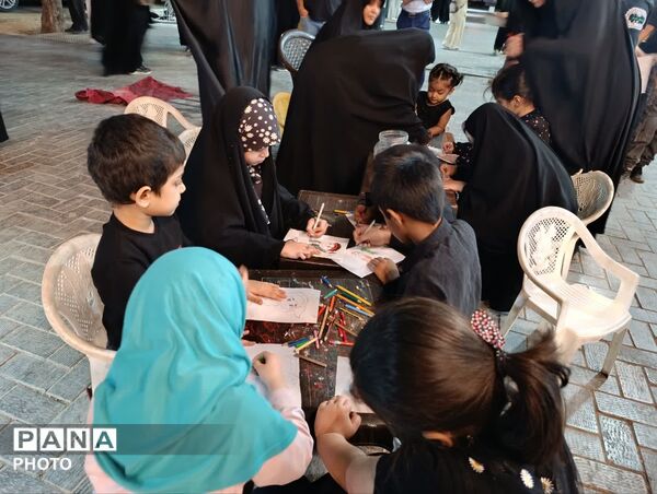 جلوه‌هایی از تجمع میدان امام خمینی(ره) قم در دومین شب محرم