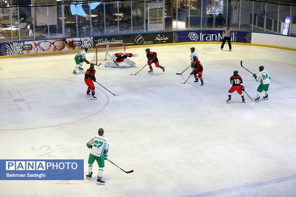 دیدار تیم ملی هاکی روی یخ ایران و تیم جوانان