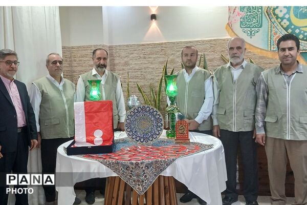 تجلیل خادمان امام رضا (ع) از پرستاران در اسلامشهر