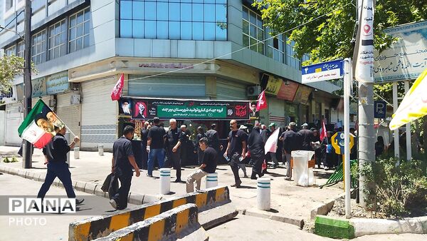 موکب گروه جهادی کار و تولید شهرستان بیرجند در خیابان مصباح یزدی مشهد
