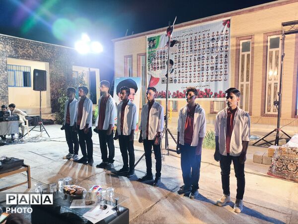 تجلیل معلمان منطقه سندرک در آیین بزرگداشت روز معلم