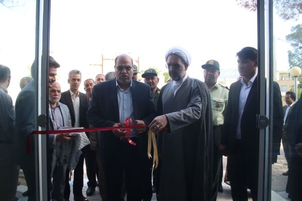 افتتاح نمایشگاه دستاوردهای فرهنگی، هنری و ورزشی فرهنگیان در مهریز 
