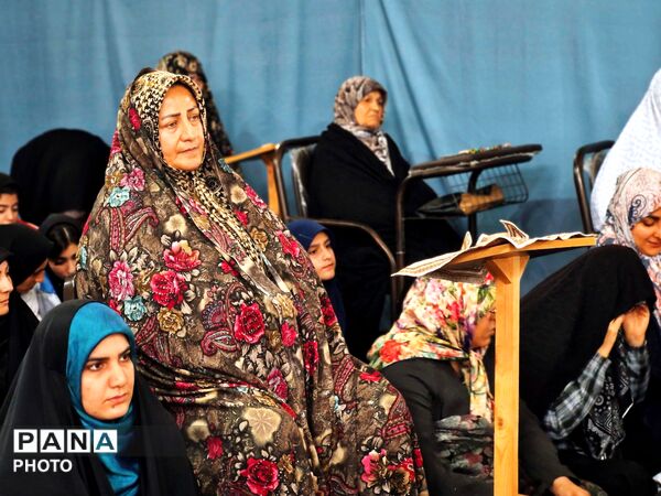 اقامه نمازجمعه با حضور فرهنگیان و دانش‌آموزان در گلوگاه
