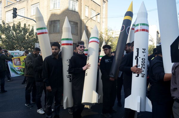 راهپیمائی باشکوه 13 آبان در تهران