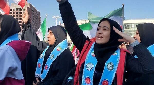 خروش پرشور مردم مشهد در روز ملی مبارزه با استکبار جهانی