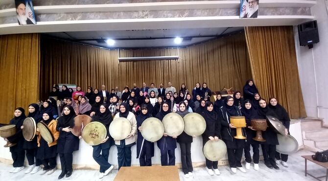 نوازندگی زیبای دختران استان کرمان در «جشنواره فرهنگی هنری فردا»