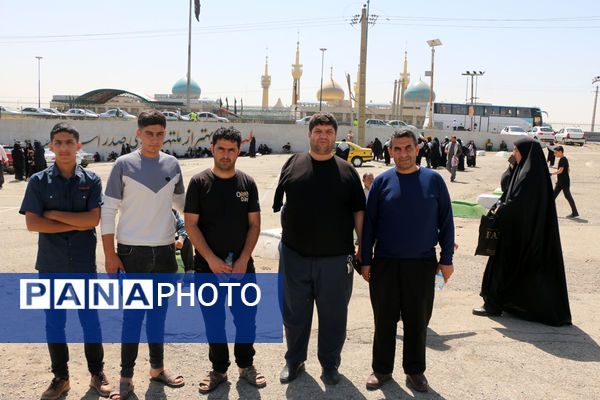 جلوه‌هایی از حضور نوجوانان در مراسم سالگرد ارتحال امام خمینی(ره)