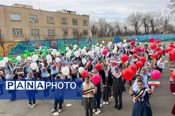 رویداد از خون جوانان وطن لاله می روید در دبستان دخترانه آیین روشن