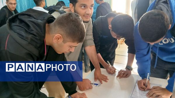 برگزاری بیست‌وهشتمین دوره شورای دانش‌آموزی دبیرستان نمونه دولتی معلم شهرستان ساوجبلاغ