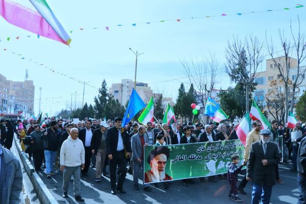 تصاویر ماندگار از حماسه 22بهمن در پرند