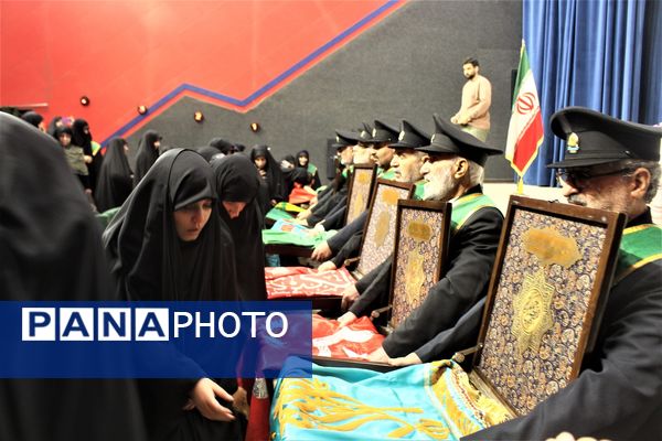 همایش مربیان تربیتی و مشاوران جهادی آموزش و پرورش قم