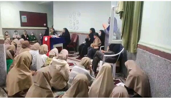 گرامیداشت روز مادر در دبیرستان حضرت آسیه (س)  