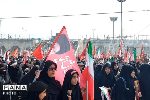 حضور باشکوه خونخواهان رهبر شهید در مصلی امام خمینی(ره) تهران
