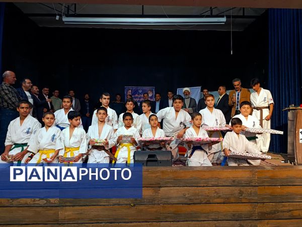 مراسم ارتقاء کمربند سبک پرفکت کیوکوشین کاراته در شهرستان کاشمر