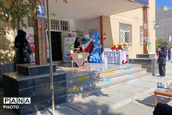 آیین گرامیداشت هفته بهداشت روان و تقدیر از همیاران مشاور در دبیرستان دخترانه رضوان برگزار شد