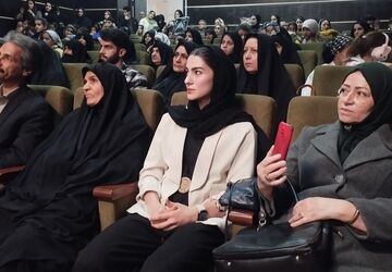 بانوی کاراته‌کای هرسینی با مدال کشوری افتخار آفرید