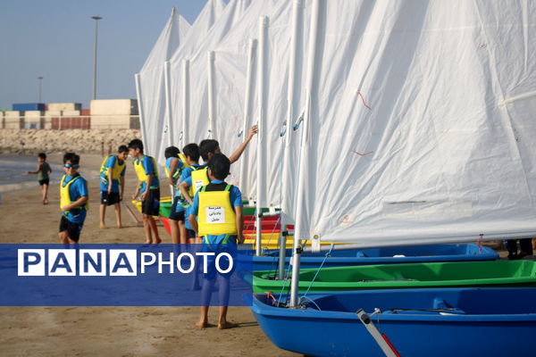 جشنواره بازی و ورزش های همگانی در ساحل بوشهر